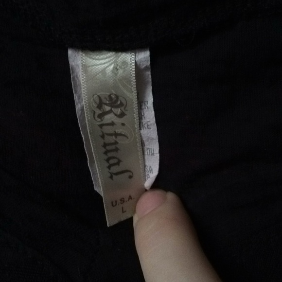 Buckle, Ritual Tee// Womens Large - Picture 3 of 4